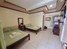 Villa Janella Residences and Beach Resort，位于圣安东尼奥的酒店