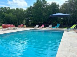 Villa 6 pers avec Parc - Piscine - Pool house - Calme -，位于Méjannes-le-Clap的酒店