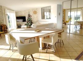 Oasis de calme et de vacances，位于Bernède的酒店