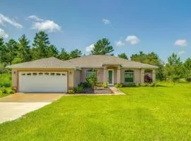5 Mi to Weeki Wachee Springs! Poolside Retreat