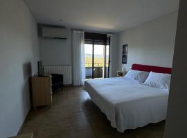 Novella Hotel de Muntanya，位于贝纳萨尔的酒店
