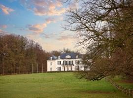 Wellnessresort & Hotel De Valkenberg，位于雷登的酒店