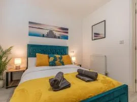 Winchester City Centre Flat Sleeps 6 Free Parking