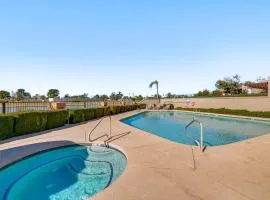 Modern Scottsdale Townhome with Heated Pool Access