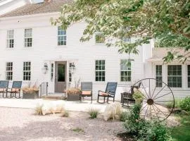 Shelter Harbor Inn