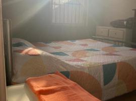 Chambre confortable lits double schaarbeek premier étage，位于布鲁塞尔的酒店