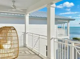 At The Sandbar - Oceanfront, Htd Pool, Dock, GameRoom