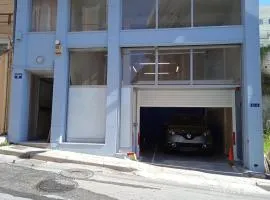COZY CENTRAL HOME with private parking