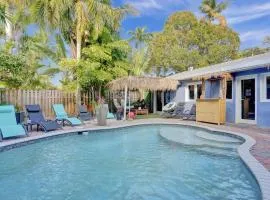 Kiki 1 - Men's Clothing optional Guest Houses