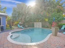 Kiki 3 - Men's Clothing optional Guest Houses