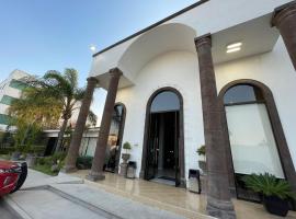 Hotel Villa Montes，位于埃塞基耶尔-蒙特斯的酒店