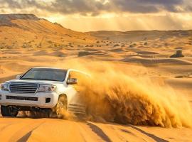 Evening Desert Safari Dubai，位于Margham的豪华帐篷