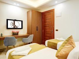 Limewood Stay Near 32nd Avenue Gurgaon，位于古尔冈的酒店