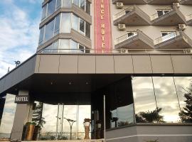 Prince Hotel Fier，位于费里的酒店