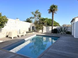 RIVAGE Maison spacieuse avec piscine et spa，位于雷岛圣玛丽的酒店