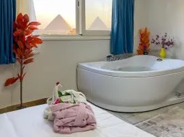 SUNRISE jacuzzi & PYRAMIDWS view