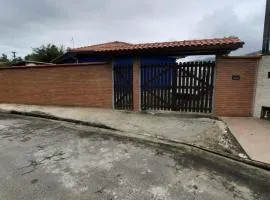 Casa do Zeca Próxima a praia da Cocanha com wifi - área gourmet 35 m2 - Localização imbatível