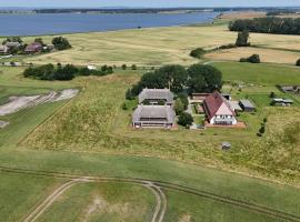 Rügen-Ferienhof，位于乌曼茨的乡间豪华旅馆