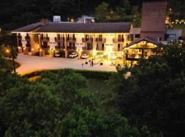 Bormon Hotel，位于新韦内扎的酒店