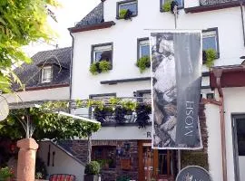 Wein- und Gästehaus M. Bai