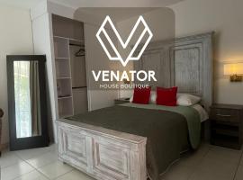 12 VENATOR House Boutique，位于莱昂的酒店