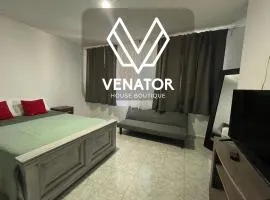 8 VENATOR House Boutique