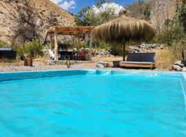 Cabaña Alma de Montaña, piscina privada，位于Monte Grande的酒店