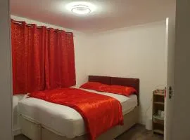 AMH Hotel - Greenford Station