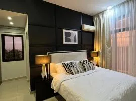 3 Bedrooms Apartment