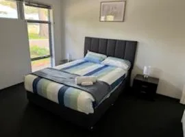 Luxury 4 bedroom house in Wellard only 30 minutes from Perth City
