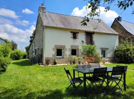 Belle maison familiale dans la campagne Bretonne，位于La Croix-Helléan的酒店