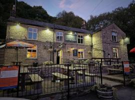 The Ladybower Inn，位于班福德的酒店