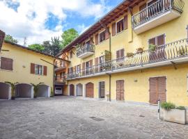 Stunning Apartment In Manerba Del Garda，位于马内尔巴的酒店