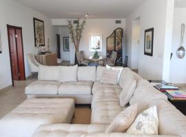 Caribbean Bliss Luxury Escape，位于Cupecoy的酒店