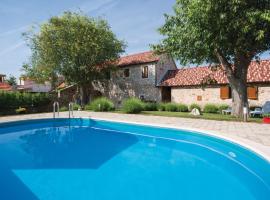 Holiday Home Lozovac With Outdoor Swimming Pool 441，位于罗佐瓦克的酒店