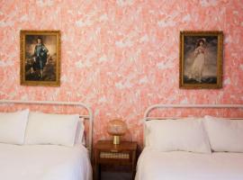 Comfy Waterfront Suite 2 Double Beds Ensuite，位于贝尔维尔的酒店