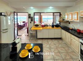 Casa Amarela - 04 quartos, pula-pula e Vista Top!，位于波苏斯-迪卡尔达斯的酒店