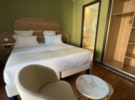 Cit'hôtel Le Chris'tel hôtel et restaurant，位于勒布伊的酒店