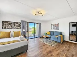 9 mins to beach, Wifi, Parking, Balcony, Braai