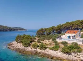 Beach Front Home In Mikulina Luka