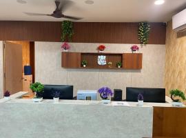 Maalyasa Hotel and Suites，位于海得拉巴的酒店