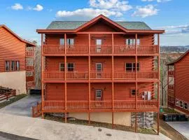 NewListing! Mtn View, Pvt Heated Pool, Theater, GameRoom, BBQ, Hot Tub, 6 bedroom with attached Bath, Sleeps 20