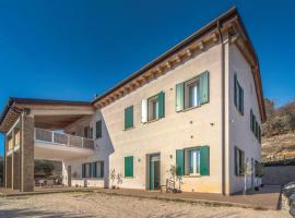 Nice Apartment In Valnogaredo Pd，位于Boccon的酒店