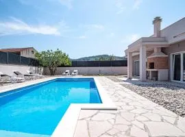 Beautiful Home In Vela Luka