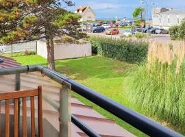 1 Bedroom Lovely Apartment In Courseulles-Sur-Mer