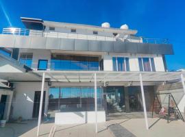Hotel O The Sarahan Blues - Hotel & Restro，位于Morni的酒店