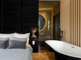 LupoApartments do wyboru z Jacuzzi Pole Dance Parking Dostęp na Kod，位于罗兹的酒店