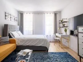 1597-3 Studio Upper East Side Apt W&D in unit