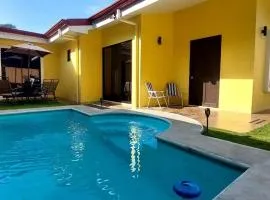 Acosta Leona Beach House en Punta Leona