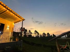 Cabaña privada cerca a termales San Vicente，位于圣罗莎德卡瓦尔的酒店